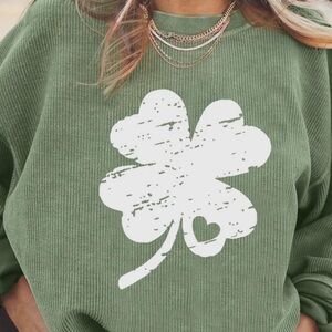 Green Clover Graphic Sweatshirt